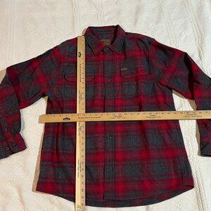 Men's Orvis red flannel button down - size Large